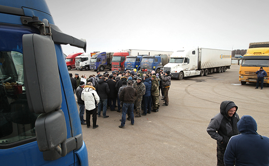 Протестующие дальнобойщики начали готовиться к акции «улитка» на МКАДе