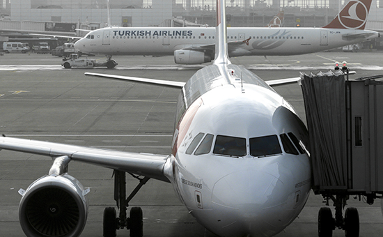 Самолет Turkish Airlines совершил срочную посадку из-за угрозы взрыва