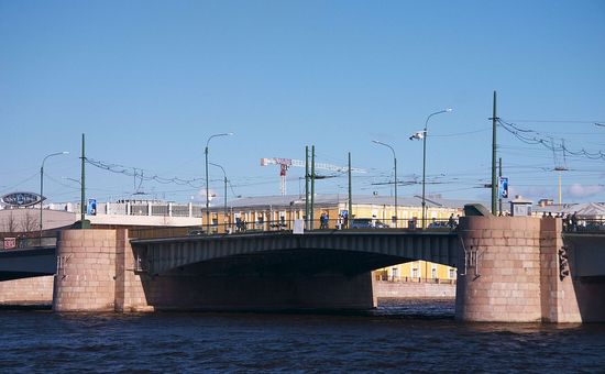 КРТИ увеличил стоимость реконструкции Тучкова моста на 130 млн руб.