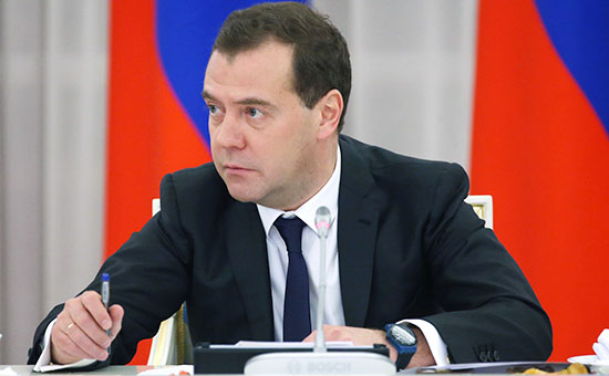 Медведев сможет заблокировать сделку Schlumberger и EDC
