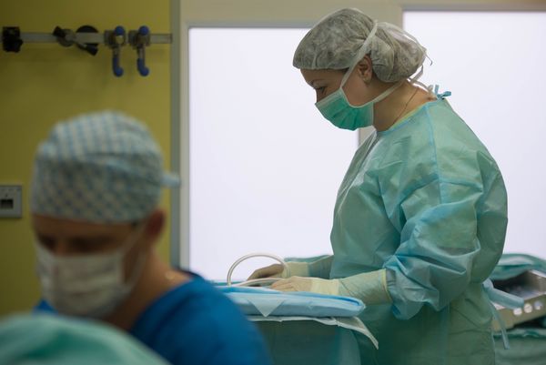 В Салехарде госпитализировали 19 человек для профилактики сибирской язвы