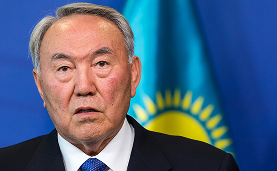 Назарбаев призвал отказаться от западной одежды, фуа-гра и бананов