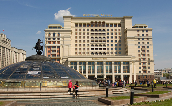 Сулейман Керимов продал гостиницу «Москва» владельцам «Горбушкина двора»