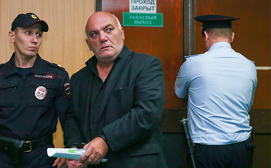 Захвативший банк в Москве попросил отпустить его под домашний арест