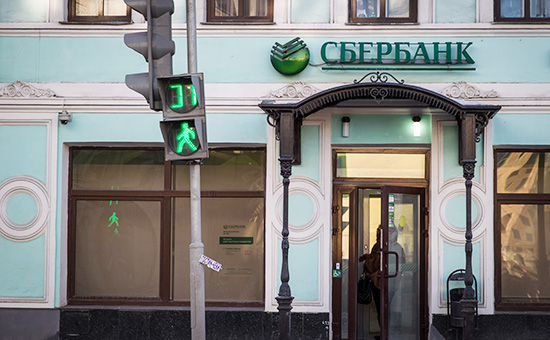 Сбербанк решил переманить клиентов банков с отозванными лицензиями