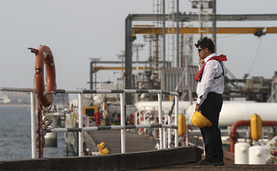 Первый танкер с иранской нефтью добрался до Европы