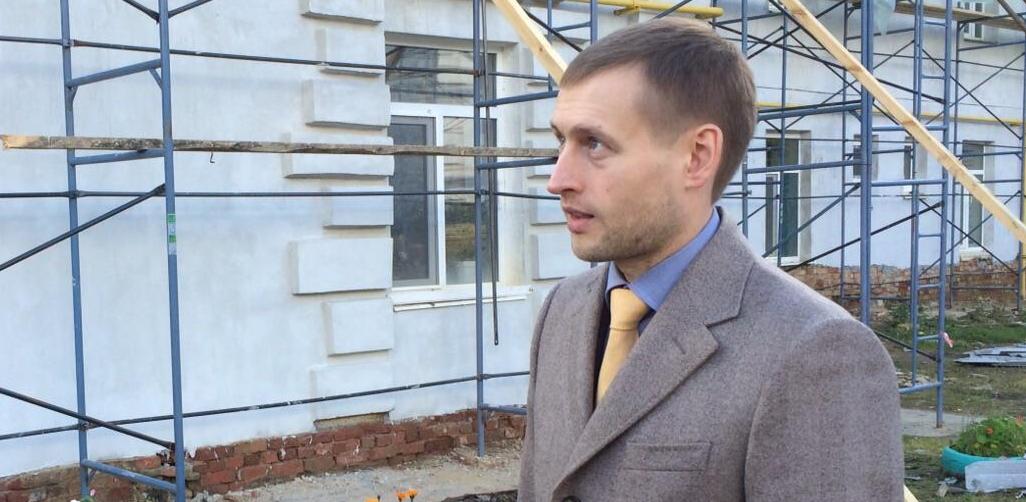 Глава свердловского фонда капремонта разогнал общественный совет