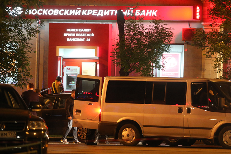 Захват заложников в отделении банка на востоке Москвы