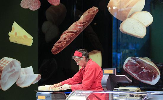"Азбука вкуса" намерена оспорить запрет на торговлю санкционными продуктами