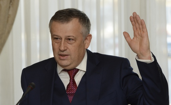 Три чиновника Ленобласти обогнали губернатора по доходам