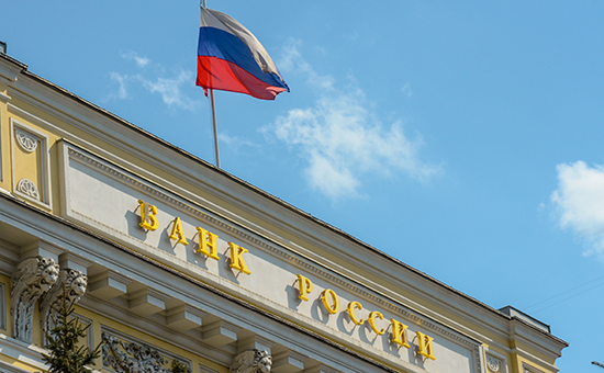 Банки начали массовые закрытия счетов «по наводке» ЦБ